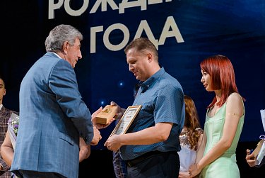 Сергей Грачев вручил награды врачам